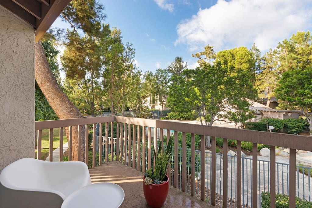 Chic Airbnb Alert! How to Escape the Cold this Winter in this OC Getaway