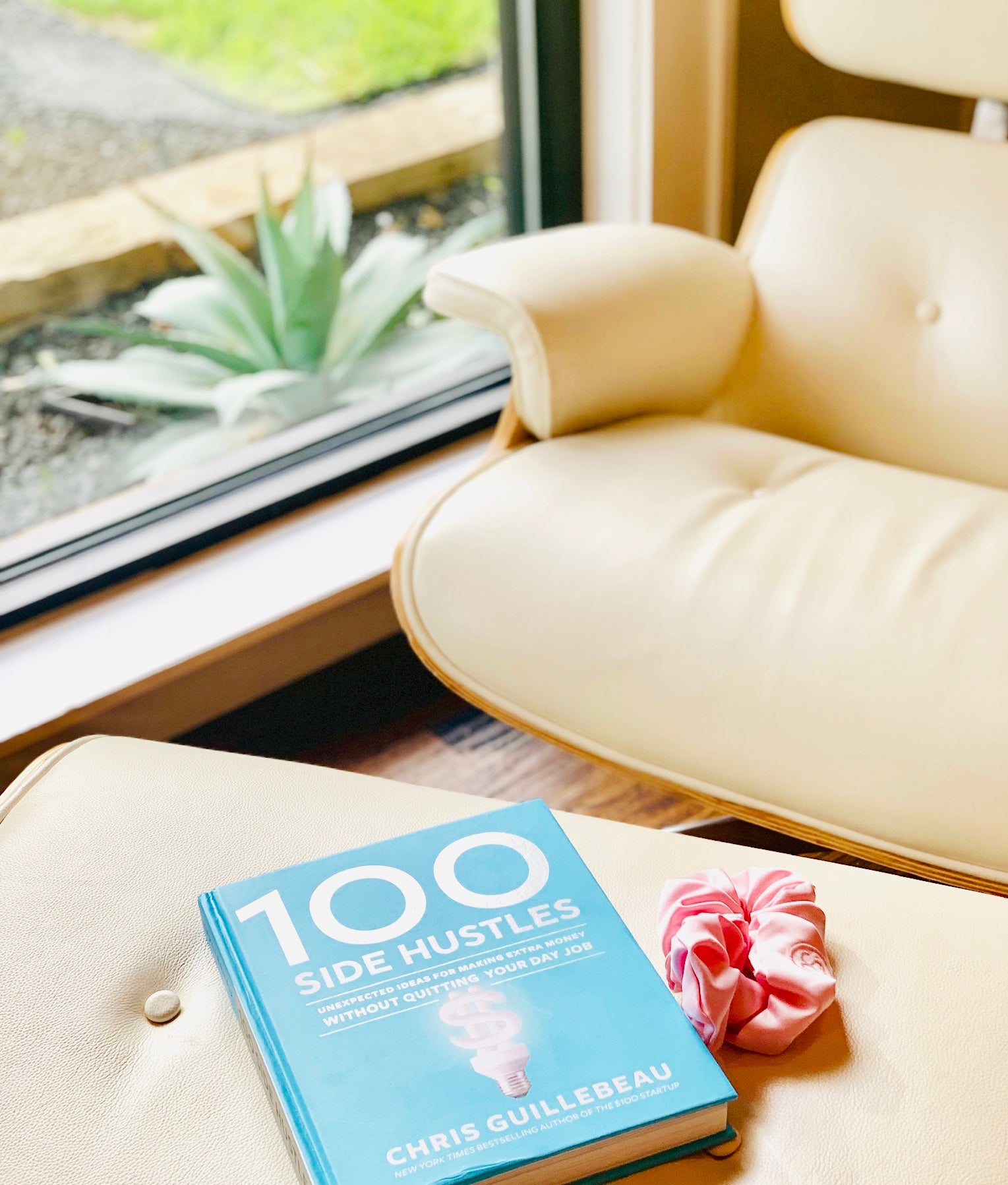 Savvy Sleepers Story Featured in New Book '100 Side Hustles' by NY Times Best Selling Author Chris Guillebeau